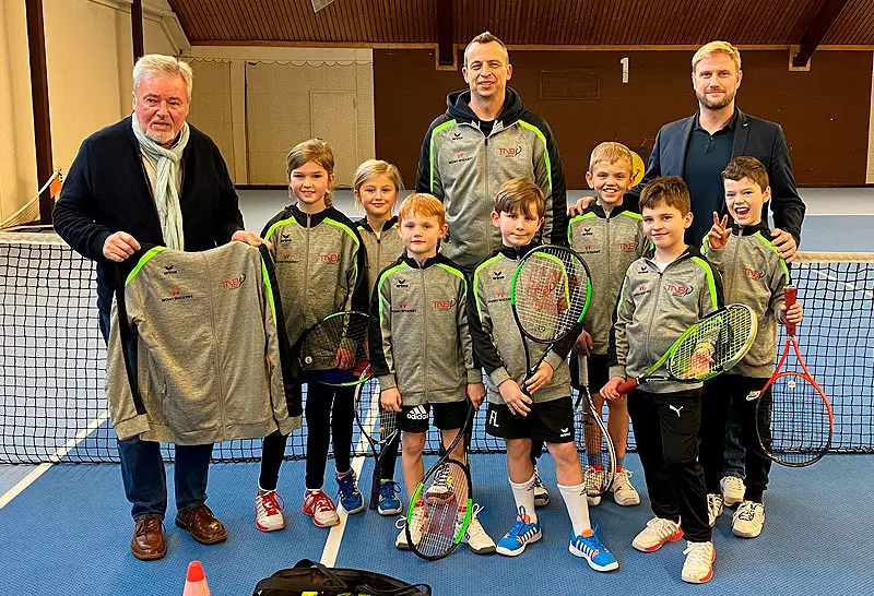 In 2020 sponsert WOWI-Wickert neue Trainingsjacken für die Kaderkinder der Region Südheide aus dem Tennisverband Niedersachsen Bremen.