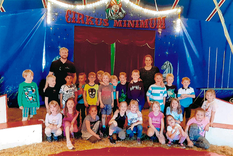 Kinder des Kindergartens Meißendorf und der Grundschule Winsen (Aller) beim Besuch des Circus Minimum