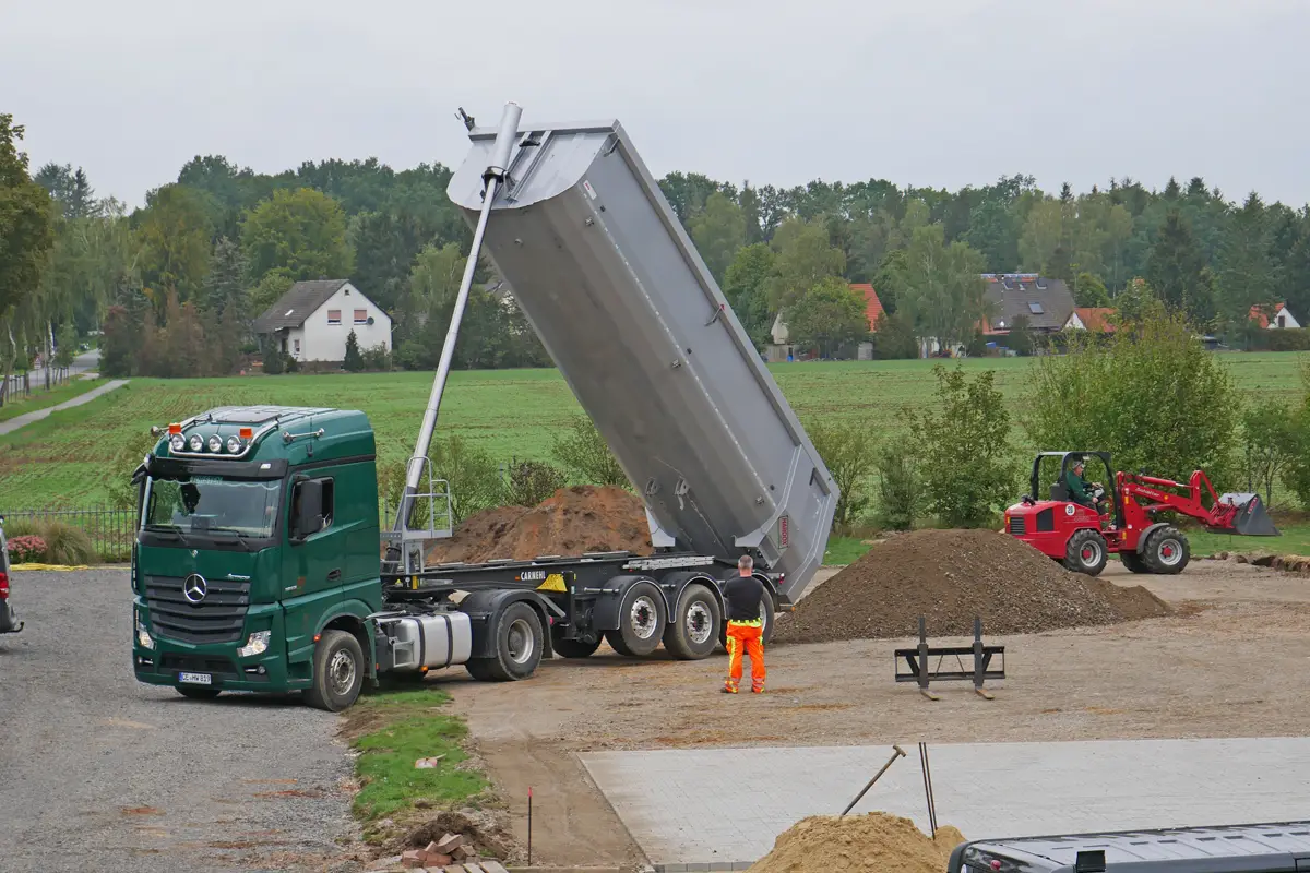 Bild Erweiterung der Lagerkapazitäten durch den Bau der neuen Halle bei Wowi-Wickert in Meißendorf 2020