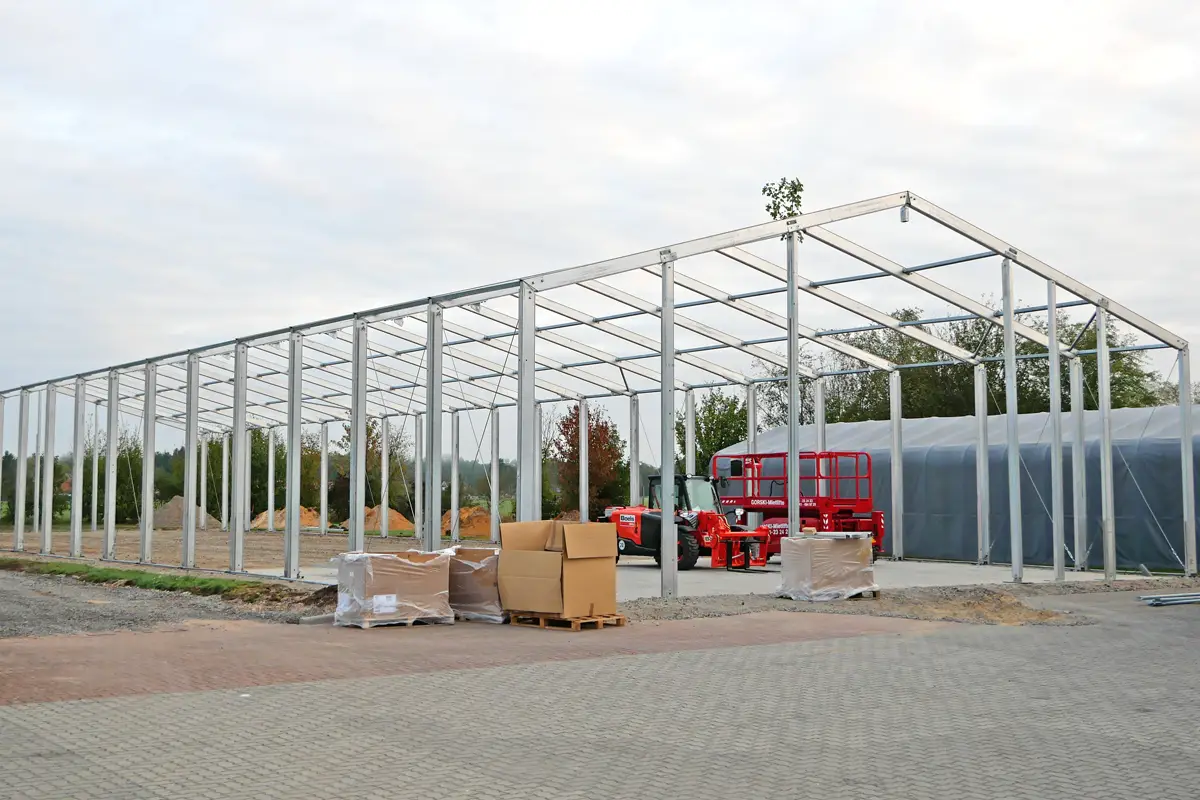 Bild Die neue Lagerhalle bei WOWI-Wickert in Meißendorf ist fast fertig